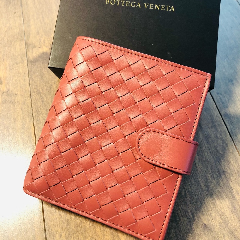 Bottega Veneta Intrecciato Bi-fold Wallet
